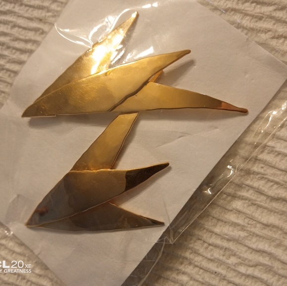 Vintage L Bott signed flare pierced earrings - Picture 3 of 3